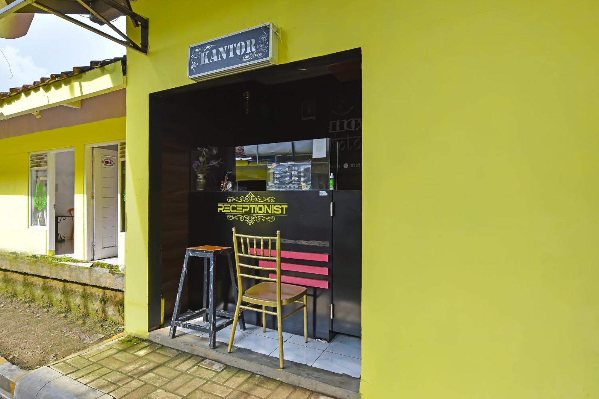 Spot On 91905 Hotel Cipto Arum Cilacap Exteriér fotografie